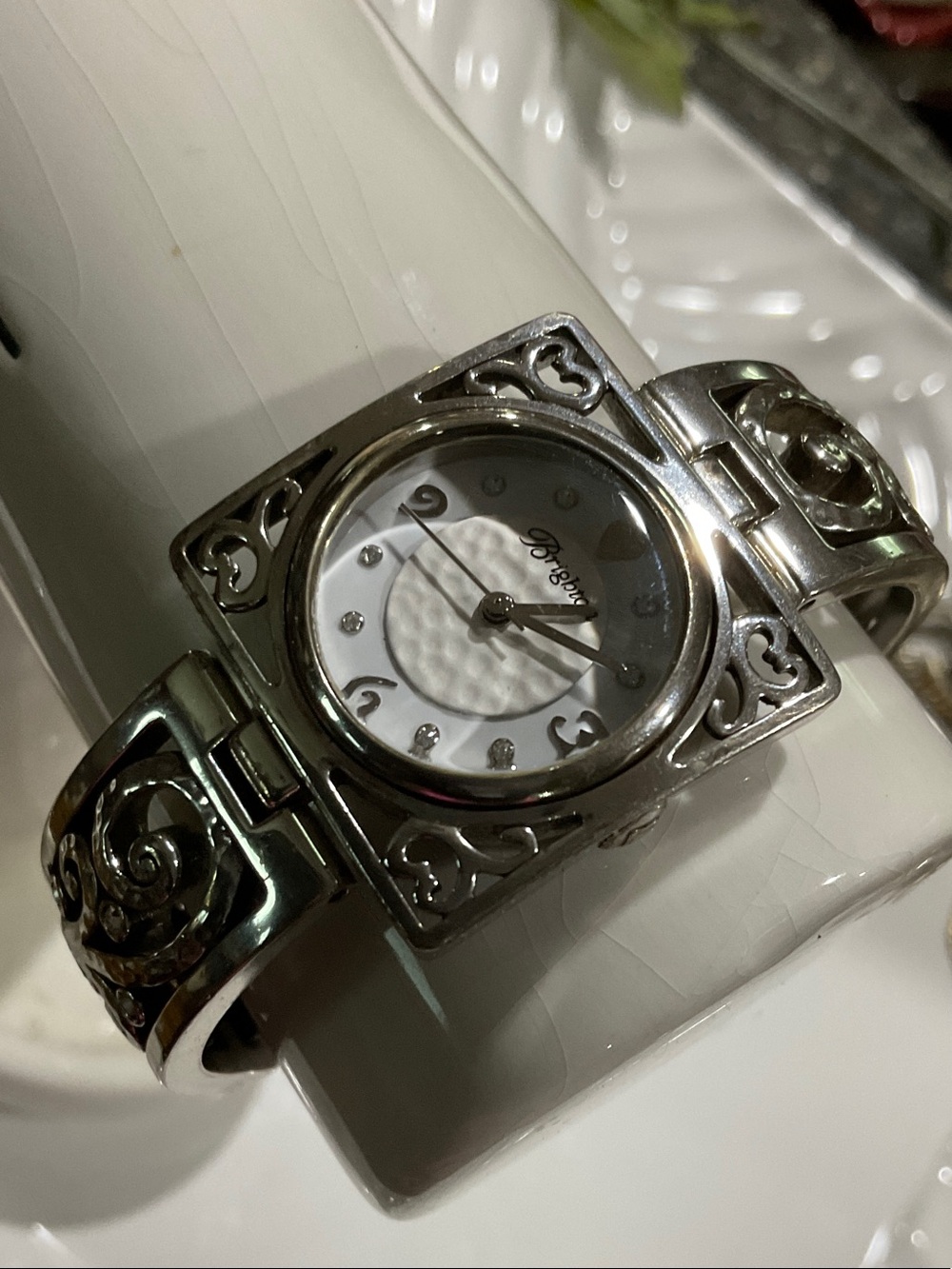 Brighton Irvine Silver Scroll leather Watch with White Dial like new